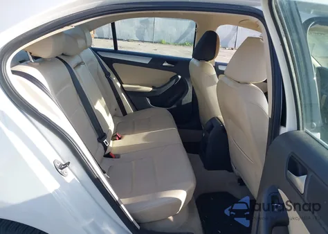 2013 Volkswagen Jetta 2.5L Se z USA, uszkodzony, nr VIN 3VWDX7AJ9DM384700